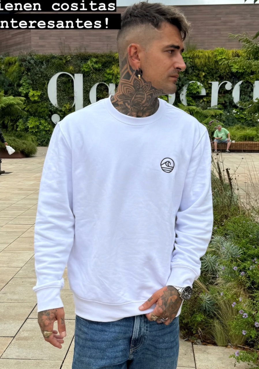 sudadera bordada blanca